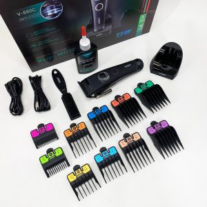 Акумуляторна машинка для стрижки VGR V-880C. Колір: чорний